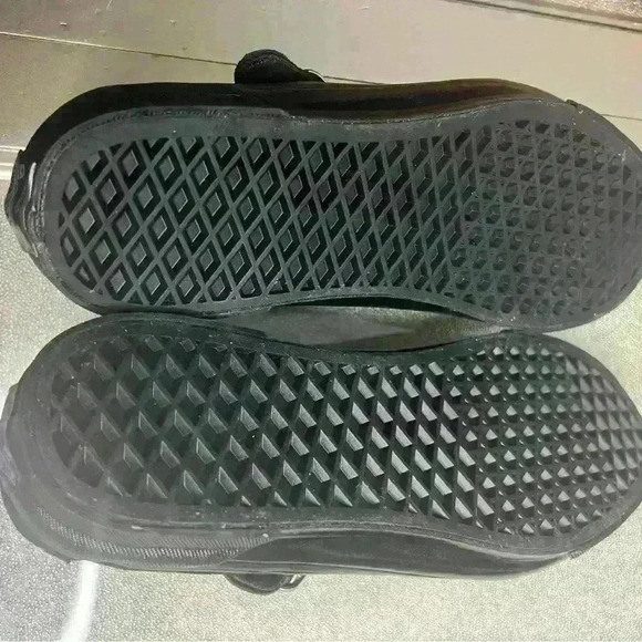 Vault by Vans x Goodfight OG Style 93 LX Black Leather Sneakers. - Picture 13 of 13